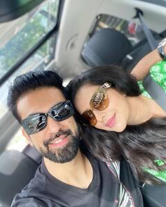 तलाक भूल मूवी डेट पर गईं Charu Asopa ने शेयर की ऐसी-ऐसी तस्वीरें, पति राजीव सेन संग दिए रोमांटिक पोज