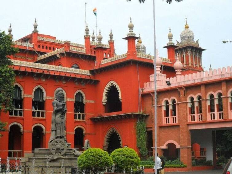 Madras High court orders kovai court to close the malaysia gold case within six months Madras High court: மலேசியாவில் இருந்து தங்கம் கடத்தியவர்கள் பாஸ்போர்ட் திரும்ப கொடுக்க முடியாது - சென்னை உயர் நீதிமன்றம்