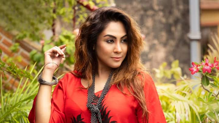 Chandreyee Ghosh: জানুয়ারি মাসে শ্যুটিং.. স্পিতি আর লাদাখে তখন তাপমাত্রা মাইনাস ২৪। রোজ ভোর ৪টেয় কলটাইম থাকত আর ৬টার সময় শুরু হল শ্যুটিং