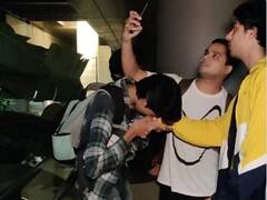 फैन ने चूमा आर्यन खान का हाथ तो कुछ यूं था स्टारकिड का रिएक्शन, नेटिजन्स बोले-'घमंडी'