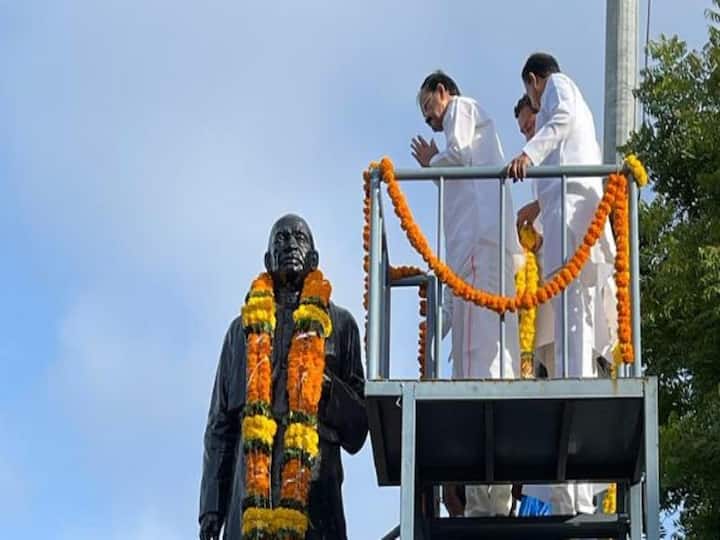 Venkaiah Naidu Comments on Sardhar Patel In Telangana Liberation Day Celebrations Venkaiah Naidu: సర్దార్ పటేల్ ని అంతా ఆదర్శంగా తీసుకోవాలి - వెంకయ్య నాయుడు