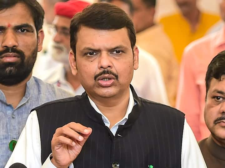 'Gujarat Is No Pakistan': Devendra Fadnavis Hits Back, Holds Uddhav Govt Responsible For Maha Losing Vedanta Deal 'Gujarat Is No Pakistan': Fadnavis Hits Back, Holds Uddhav Govt Responsible For Maha Losing Vedanta Deal