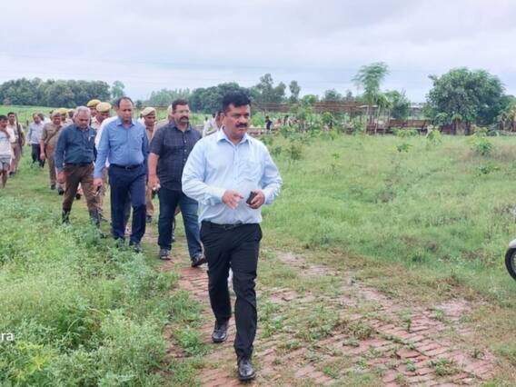 Bahraich News: लोगों को योग सिखा रहे हैं बहराइच के जिलाधिकारी, कैदियों को भी देते हैं शिक्षा, बाबा रामदेव ने किया आमंत्रित Bahraich News: लोगों को योग सिखा रहे हैं बहराइच के जिलाधिकारी, कैदियों को भी देते हैं शिक्षा, बाबा रामदेव ने किया आमंत्रित