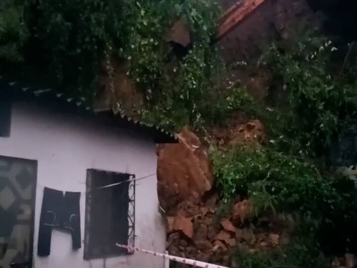 वसई पूर्वेच्या सातीवली भागातील डोंगराला लागूनच कोंडापाडा आहे.