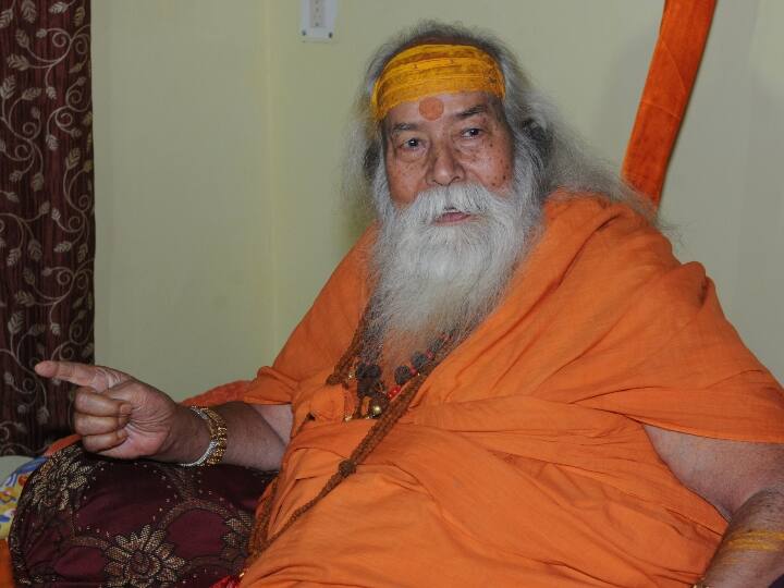 Shankaracharya Swaroopanand Saraswatis last farewell successors announced before the body शंकराचार्य स्वरूपानंद की अंतिम विदाई