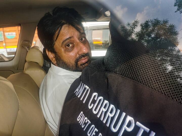 Amanatullah Khan Arrested Apart From Satyendra Jain these AAP leaders were also arrested अमानतुल्लाह, सत्येंद्र जैन समेत इन AAP नेताओं पर लगे गंभीर आरोप, किसी से हुई पूछताछ तो कोई हुआ गिरफ्तार