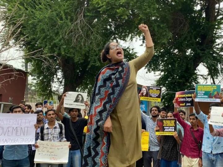 Jamia Millia Islamia university banned campus entry of activist Safoora Zargar Jamia Millia Islamia: जामिया ने एक्टिवस्ट सफूरा जरगर की कैंपस इंट्री पर लगाया बैन, आदेश जारी कर कही ये बड़ी बात