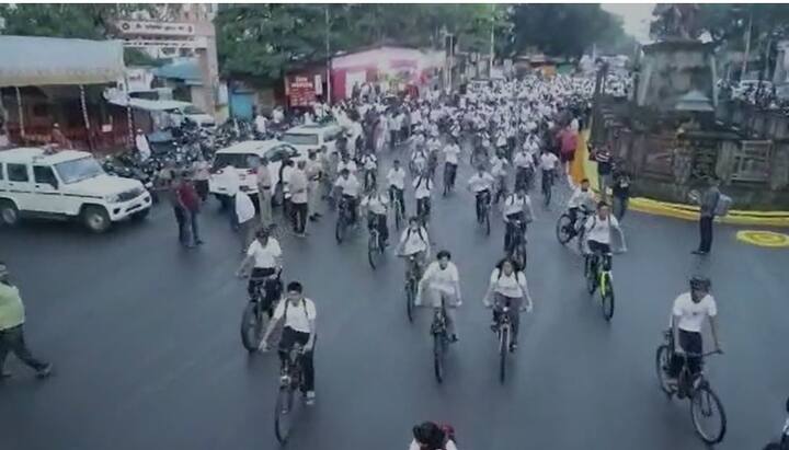 पाऊस असताना देखील पुणेकरांनी हजेरी लावली होती.