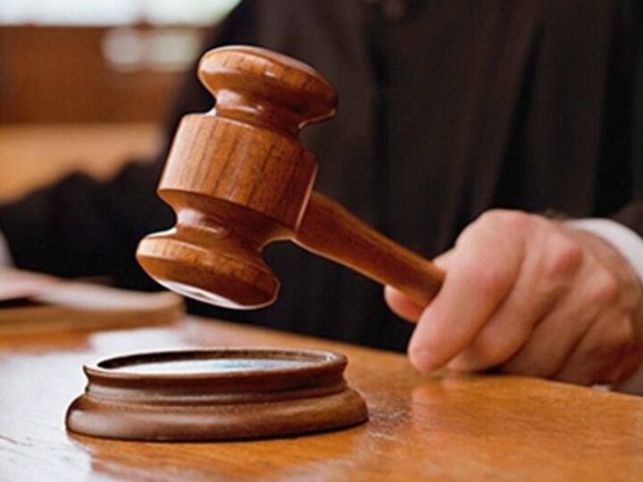 Indore Innocent reached court to free mother from father Instructions for registering FIR ann Indore News: मां को पिता के कैद से छुड़ाने मासूम पहुंचा कोर्ट, पुलिस को पड़ी फटकार, FIR दर्ज करने के निर्देश