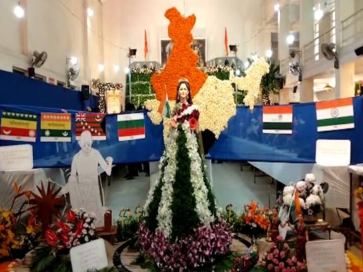 रंगबिरंगी फुलातून साकारली भारतमाता