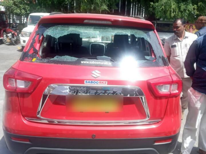 Amit Shah Security Breach: TRS Leader Parks Car In Front Of Home Minister's Cavalcade, Alleges Vadalism By Police Amit Shah Security Breach: TRS Leader Parks Car In Front Of Home Minister's Cavalcade, Alleges Vandalism By Police