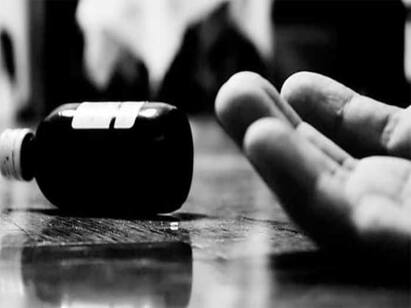 Husband commits suicide by cutting his love wife with a sickle TNN Crime: குடும்பத் தகராறில் காதல் மனைவியை வெட்டிய கணவர் தற்கொலை..!