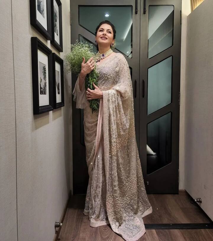 तेव्हापासून ती घरोघरी सुमन म्हणून प्रसिद्ध झाली. मात्र, पहिला चित्रपट सुपरहिट होऊनही त्याने आपल्या अभिनय कारकिर्दीतून मोठा ब्रेक घेतला.(फोटो सौजन्य :bhagyashree.online/इंस्टाग्राम)