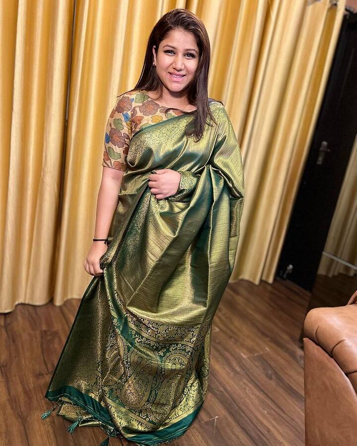 இலையின் இளமை பச்சை நிறமே...