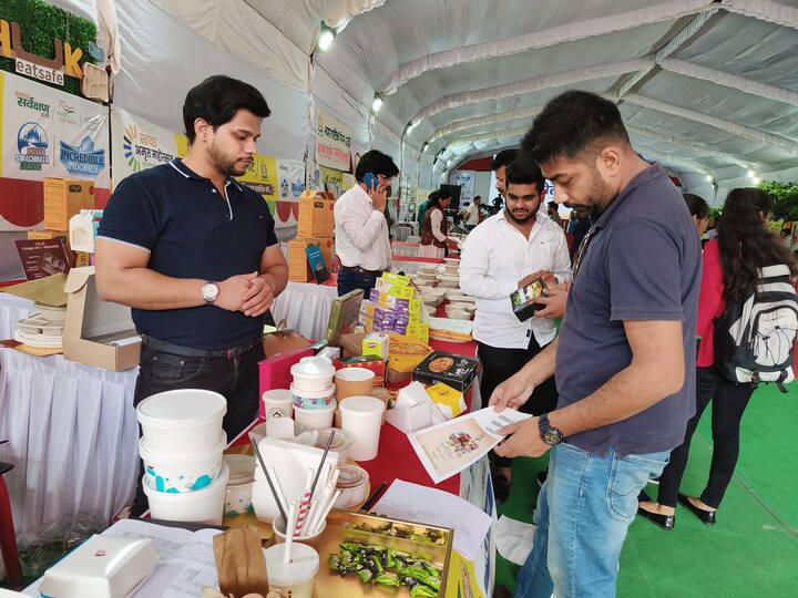 रणजीत हनुमान मंदिर पर बाइक रैली का आयोजन किया गया. नगर निगम ने आज से ही सारे शहर में स्वच्छता का महाअभियान शुरू कर दिया है.