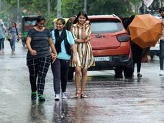 दिल्ली में बारिश से 8 डिग्री तक गिरा पारा, हवा भी हुई साफ, जानें- आज कैसा रहेगा मौसम?