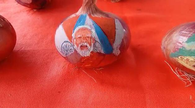 कांद्याला भाव मिळत नाही, चाळीतच कांदा सडत आहे, प्रोत्साहन न मिळाल्याने निर्यात होत नाही.