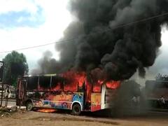 Photo: औरंगाबादमध्ये धावत्या सीटी बसला भीषण आग, पूर्णपणे जळून खाक