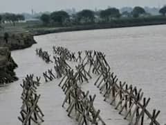 गोंडा में खतरे के निशान के ऊपर बह रही घाघरा नदी, गांव के लोगों में दहशत बरकरार, प्रशासन पूरी तरह अलर्ट