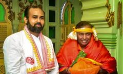 Mukesh Ambani: অন্নদানেই কয়েক কোটি, হবু পুত্রবধূকে নিয়ে তীর্থযাত্রায় মুকেশ আম্বানি