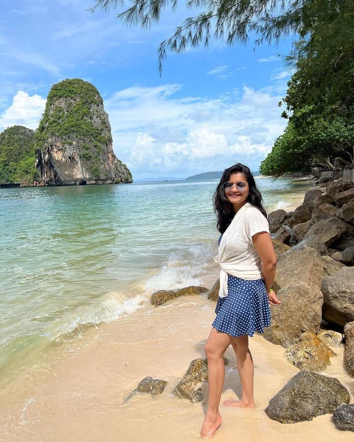 ‘दुर्वा’ या मालिकेच्या माध्यमातून हृता दुर्गुळेने छोट्या पडद्यावर पदार्पण केलं आहे.