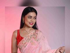 PHOTO : ‘गुलमोहर अगर तुम्हारा नाम होता...’, प्रार्थना बेहेरेच्या साडी लूकवर भाळले चाहते!