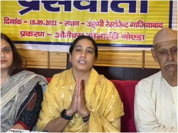 ghaziabad anu tyagi wife of shrikant tyagi holds press conference ann Shrikant Tyagi Case: श्रीकांत त्यागी की पत्नी अनु त्यागी ने लगाए षडयंत्र के आरोप, पीड़िता को लेकर किया यह दावा