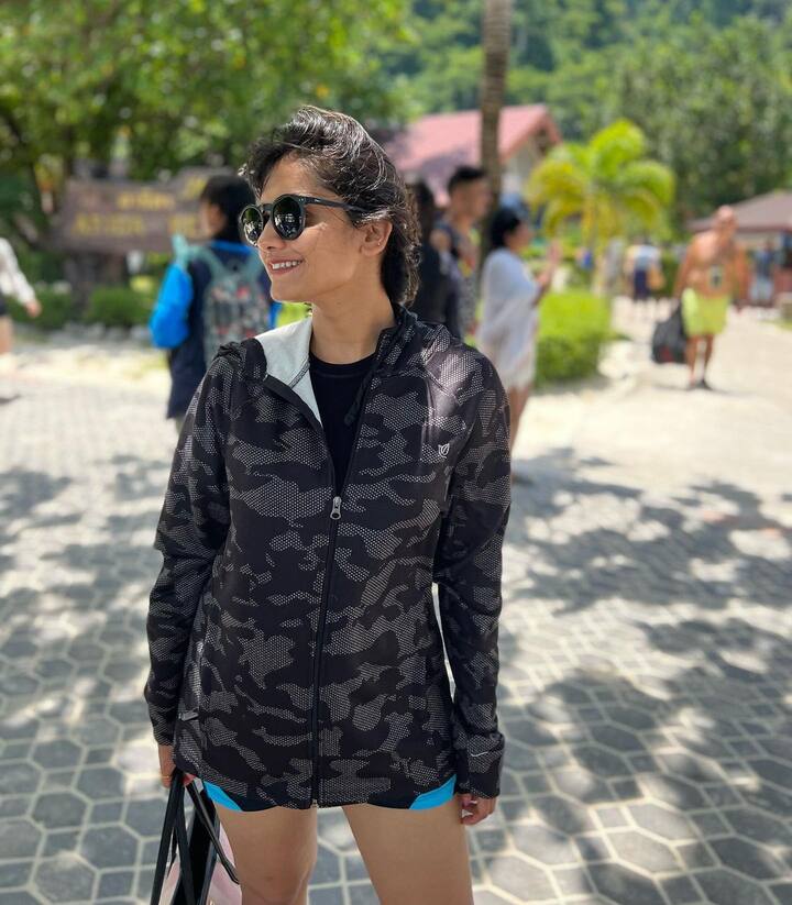 या ट्रीपचे फोटो हृताने आपल्या सोशल मीडियावर शेअर करत, चाहत्यांना या मनमोहक सफरीची झलक दाखवली आहे.