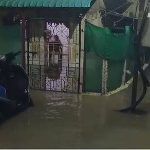 अकोल्यात अनेक नागरिकांच्या घरात शिरलं पाणी