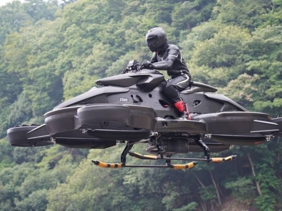 World’s first flying bike makes US debut Watch Viral Video Flying Bike: বিশ্বের প্রথম 'উড়ন্ত বাইক', ভাইরাল ভিডিও দেখে অবাক নেট দুনিয়া