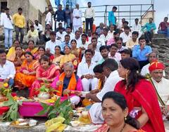 Photo: श्रेयवाद! आधी खैरे आता भुमरेंनी केलं जायकवाडीचं जलपूजन