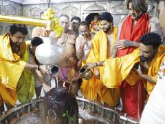 टीम इंडिया के पूर्व क्रिकेट खिलाड़ियों ने किए भगवान महाकाल के दर्शन, सांसद रहे मौजूद