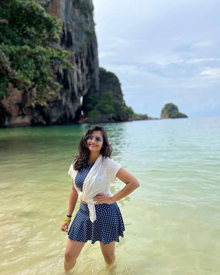 तर, ‘फुलपाखरू’ मालिकेने हृताला लोकप्रियता मिळाली. या मालिकेच्या माध्यमातून हृता घराघरांत पोहोचली. (Photo : @Hruta Durgule/IG)