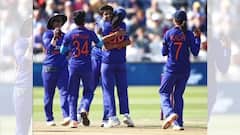 আঁটোসাঁটো বোলিং ঝুলনদের, প্রথম ওয়ান ডে-তে জিততে ভারতের চাই ২২৮ রান