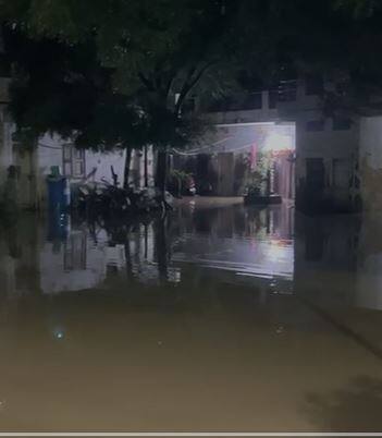 अकोला शहरातील रस्ते जलमय