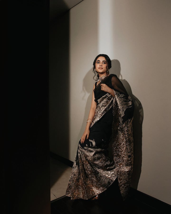 ప్రియాంక అరుల్ మోహన్ అందమైన ఫోటోలు -Image Credit: Priyanka arul mohan /Instagram