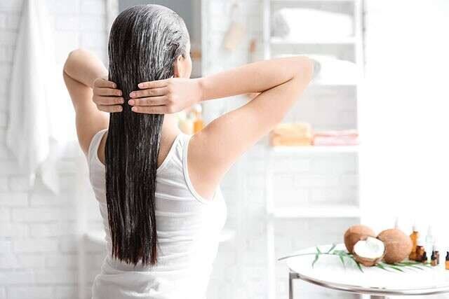 DIY Beauty Tips: Homemade Coconut Milk Shampoo For Healthy Hair வீட்டிலேயே இயற்கையான தேங்காய்ப் பால் ஷாம்பூ...செய்வது எப்படி?