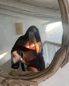 मालदीव में वेकेशन एंजॉय कर रही हैं Rhea Kapoor, बिकिनी पहन दिखाया ग्लैमरस अंदाज