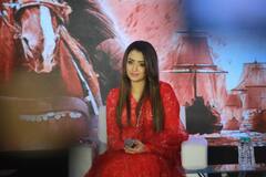 Actress Trisha: பொன்னியின் செல்வன் ஃப்ரோமோஷன்... சிவப்பு உடையில் த்ரிஷா!