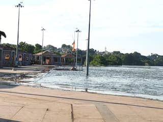 Godavari Flood : गोदावरी नदीला पूर, रात्र जागून काढली; पैठणकरांना पुन्हा 2006 ची आठवण
