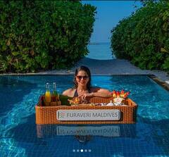 Sunny Leone: ਪੂਲ ਸਾਈਡ 'ਤੇ ਬਿਕਨੀ 'ਚ ਸੰਨੀ ਲਿਓਨ ਨੇ ਕੀਤਾ ਨਾਸ਼ਤਾ, ਕਿਹਾ- ਕੋਈ ਹੋਰ ਵੀ ਕਰੇਗਾ?