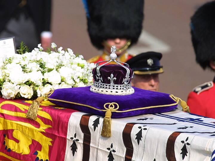 Queen Elizabeth II Funeral: जहां दफन होते हैं शाही फैमिली के लोग, उस रॉयल वॉल्ट का क्या है राज