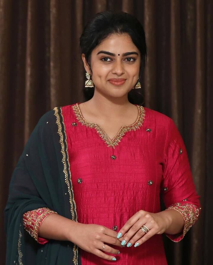 தூரமாப் போனது துக்கமா மாறும் ... பக்கமா வாழ்வதே போதுன்னு தோணும் ! ஊரடங்கும் நேரம் ஓர் ஆசை நேரும் !