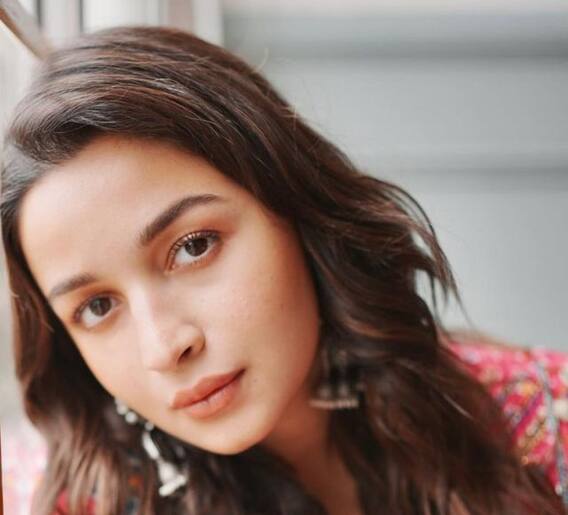 आलिया भट्टचा सिंपल, सुंदर लूक