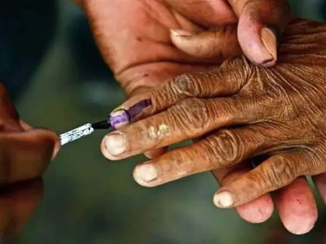 Election results of 6 gram panchayats in Satara district announced power change in village panchayats satara district gram panchayat election : सातारा जिल्ह्यातील 6 ग्रामपंचायतीच्या निवडणुकांचे निकाल जाहीर, खेड ग्रामपंचायतीत सत्तांतर