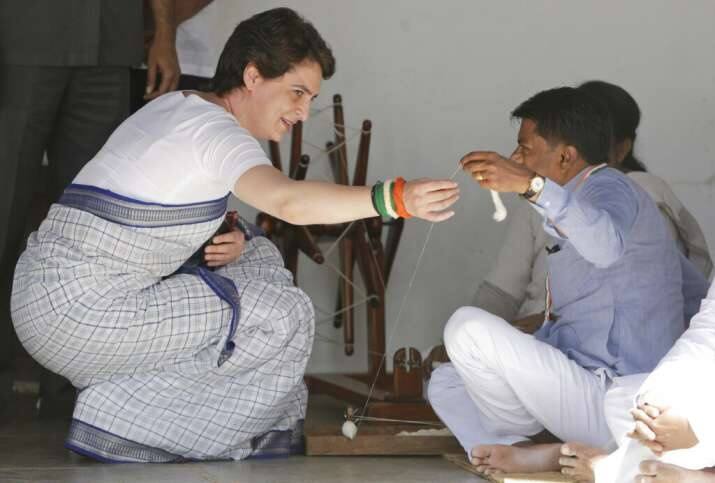 Gujarat Assembly Election 2022: Priyanka Gandhi to road show in Vadodara and will also take part in Garba Gujarat Assembly Election 2022:  મિશન 2022 માટે પ્રિયંકા ગાંધી આવશે ગુજરાત, મહિલા સંમેલનને સંબોધવા સાથે ગરબામાં લઈ શકે છે ભાગ