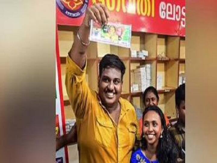 Will Build House Kerala Auto Driver Wins Rs 25 Crore In Lottery Lottery : அடிச்சான் பாரு அப்பாய்ட்மெண்ட் ஆர்டர்.. 25 கோடி ரூபாய்.. லாட்டரியை வென்ற ஆட்டோ ஓட்டுநர்..