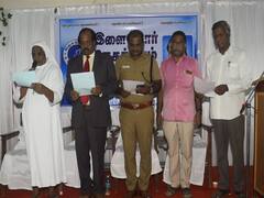 உதவி செய்வதை மாணவப் பருவத்திலேயே வளர்த்துக் கொள்ள வேண்டும் - மத்திய பல்கலைக்கழகத் துணைவேந்தர்