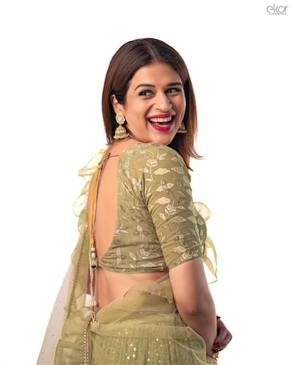 Shraddha Das: શ્રદ્ધા દાસનો લહેંગામાં જોવા મળ્યો કાતિલ અંદાજ, જુઓ તસવીરો