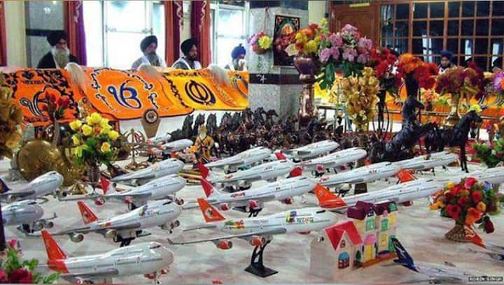 कहते हैं कि यहां गुरु चरणों में खिलौना जहाज चढ़ाने से वीजा लगने में आने वाली सभी रुकावटें खत्म हो जाती है.